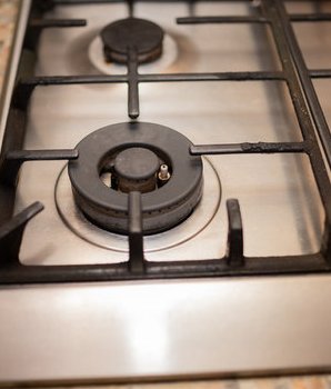 Spotless, degreased stovetop after an Amelia Shine Cleaning Services visit